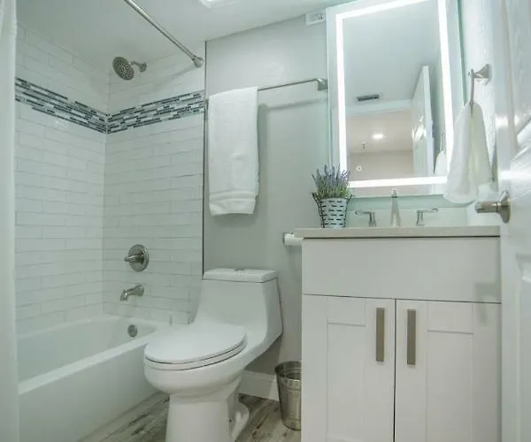 Townhouse At San Remo Apartment