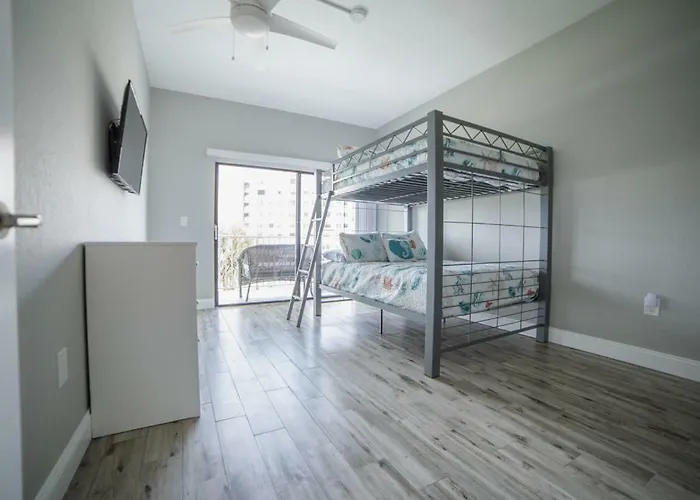 Townhouse At San Remo Apartment